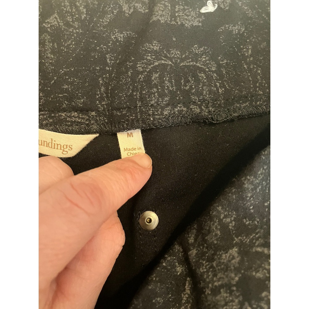 Soft Surroundings Pull-On Black & Silver‎ Damask Ponte Knit Ankle Pants Sz M - Picture 4 of 5